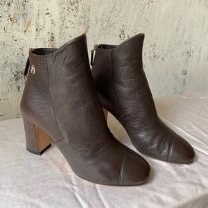 Authentic Chanel Brown Leather Boots size 36,5